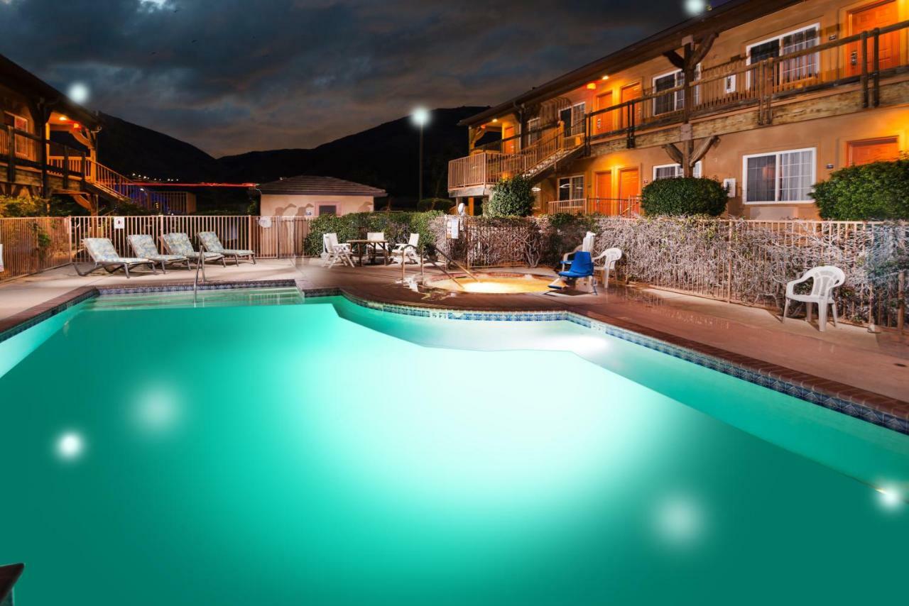 Days Inn By Wyndham Lebec Grapevine Exterior photo