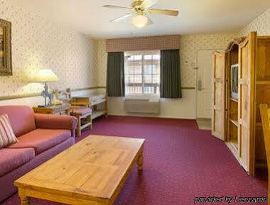 Days Inn By Wyndham Lebec Grapevine Exterior photo